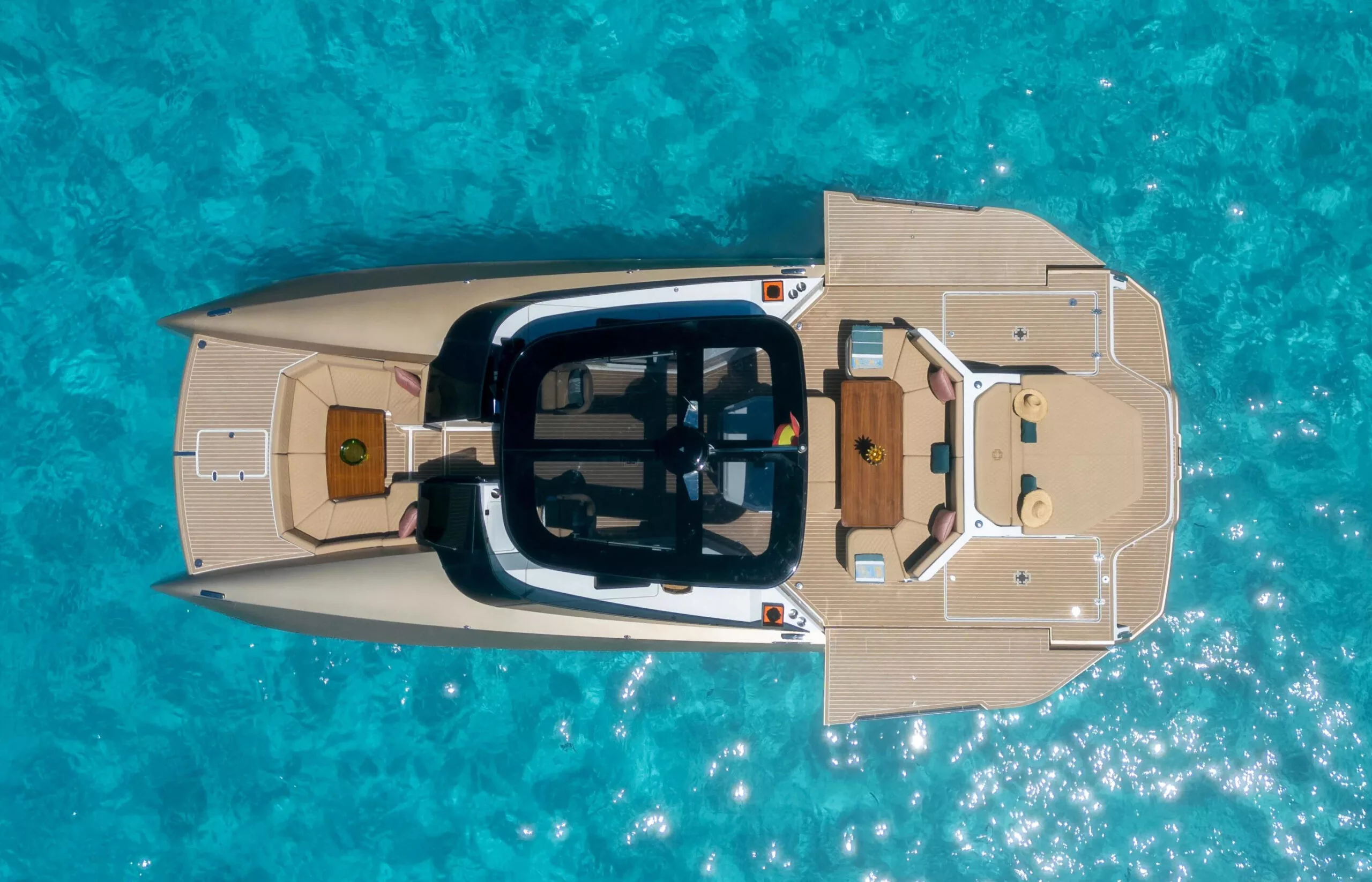 House of Hütter - Moneypenny - Imagen 2