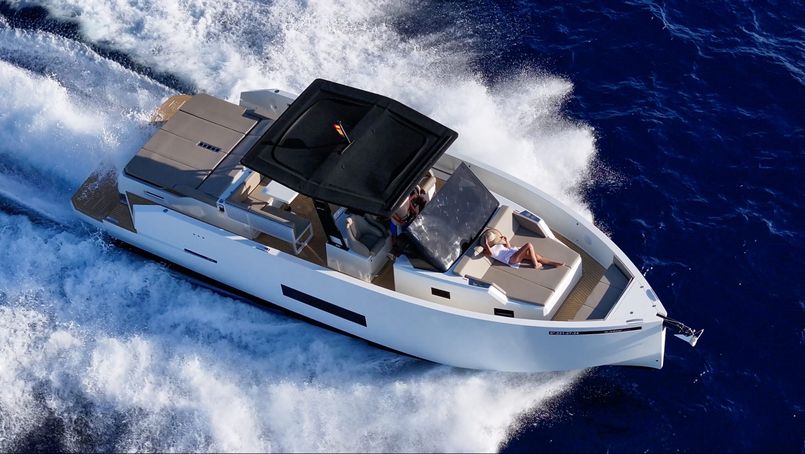 De Antonio D42 Open – PLAY YACHT III - Imagen 3