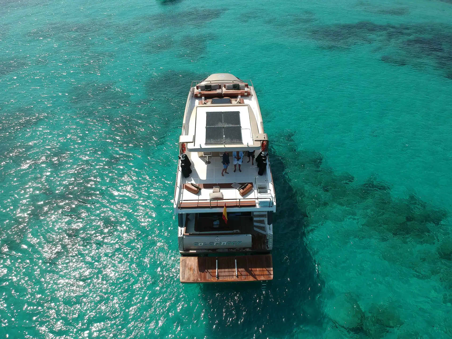 House of Hütter - GOLDFINGER - Imagen 3