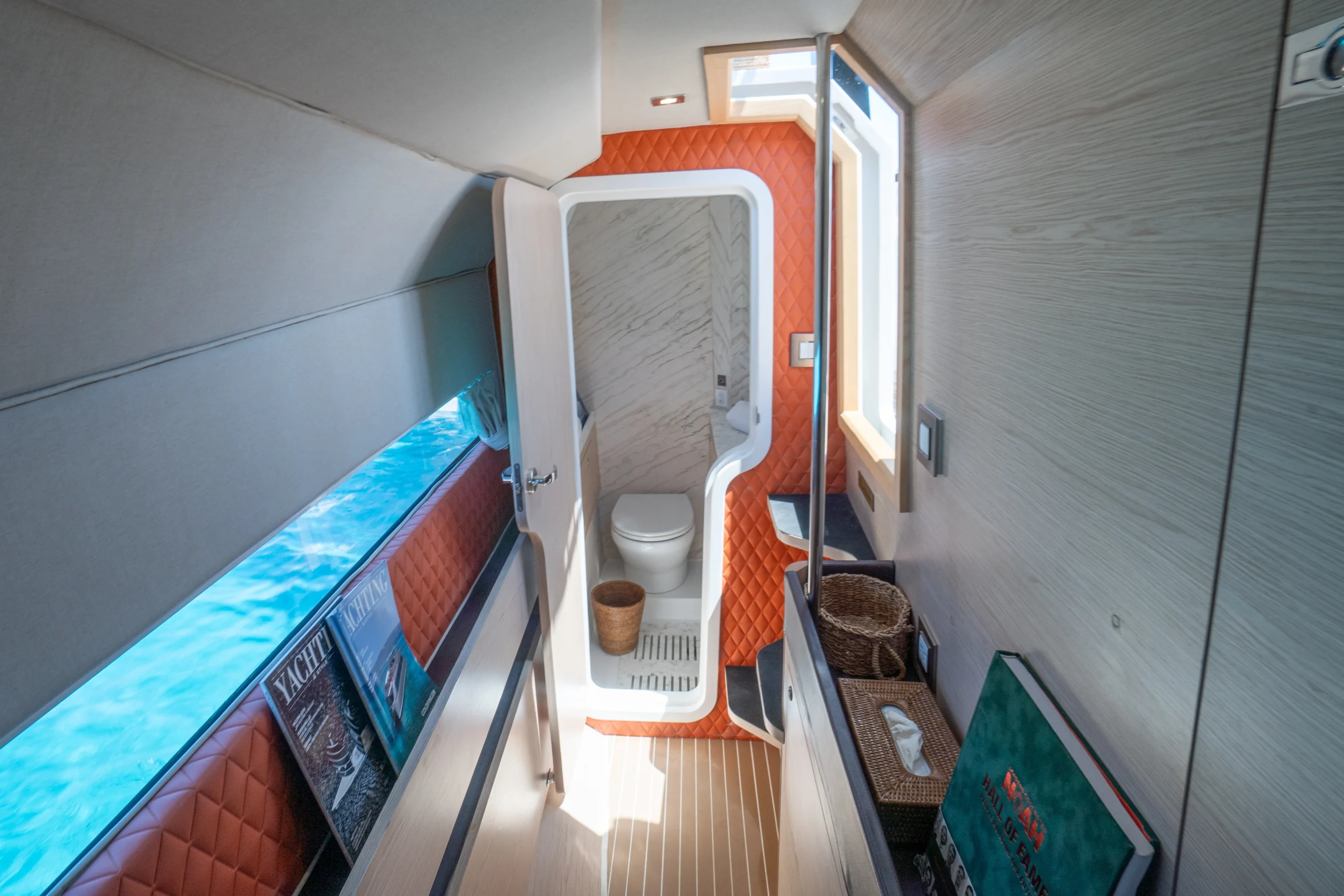 House of Hütter - Moneypenny - Imagen 8