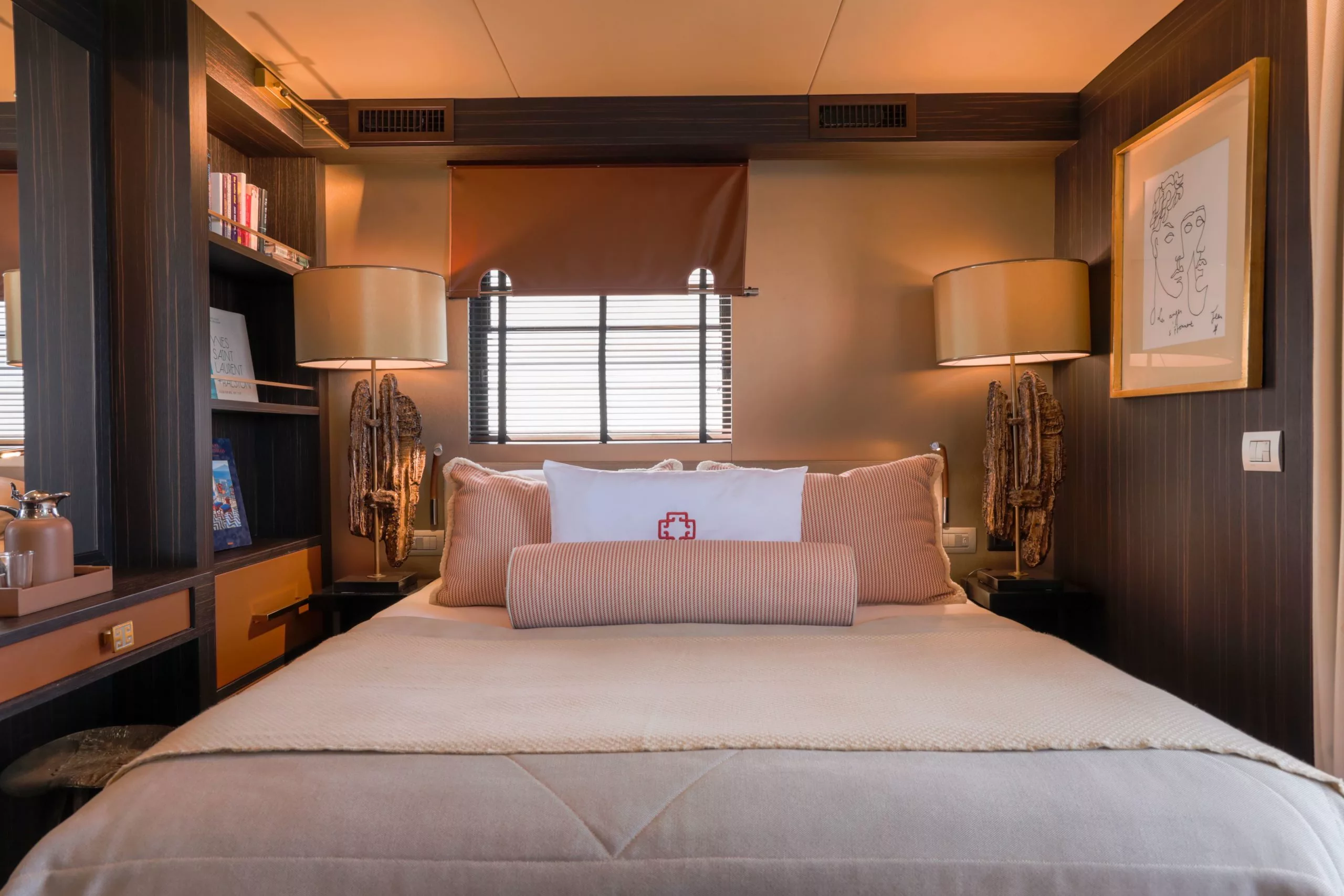 House of Hütter - GOLDFINGER - Imagen 9