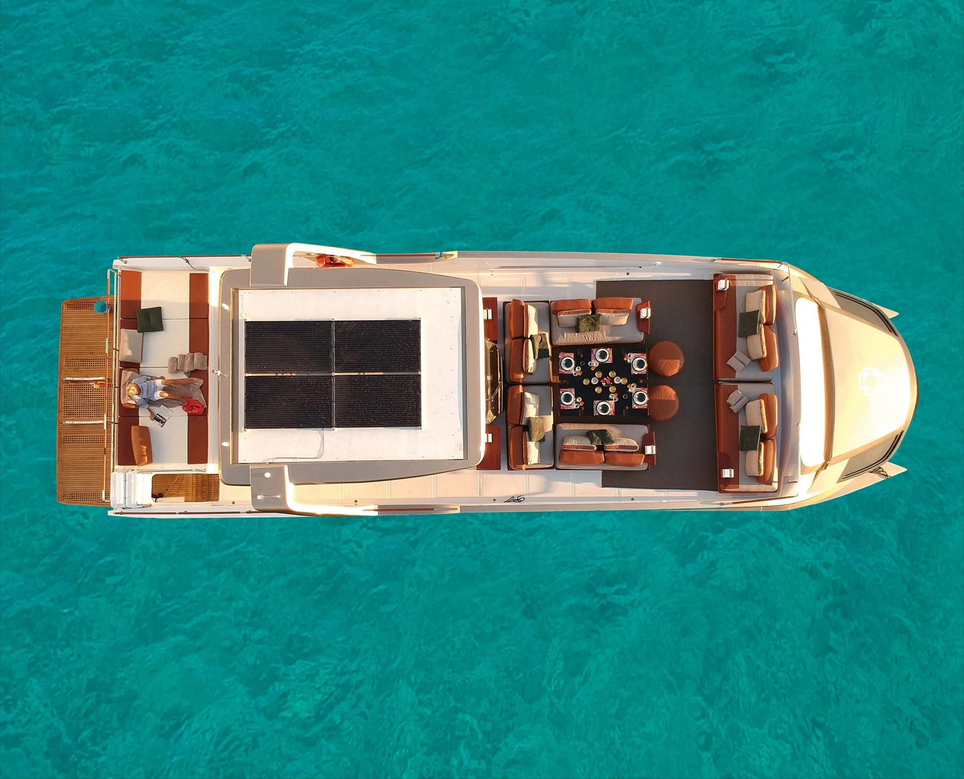 House of Hütter - GOLDFINGER - Imagen 6